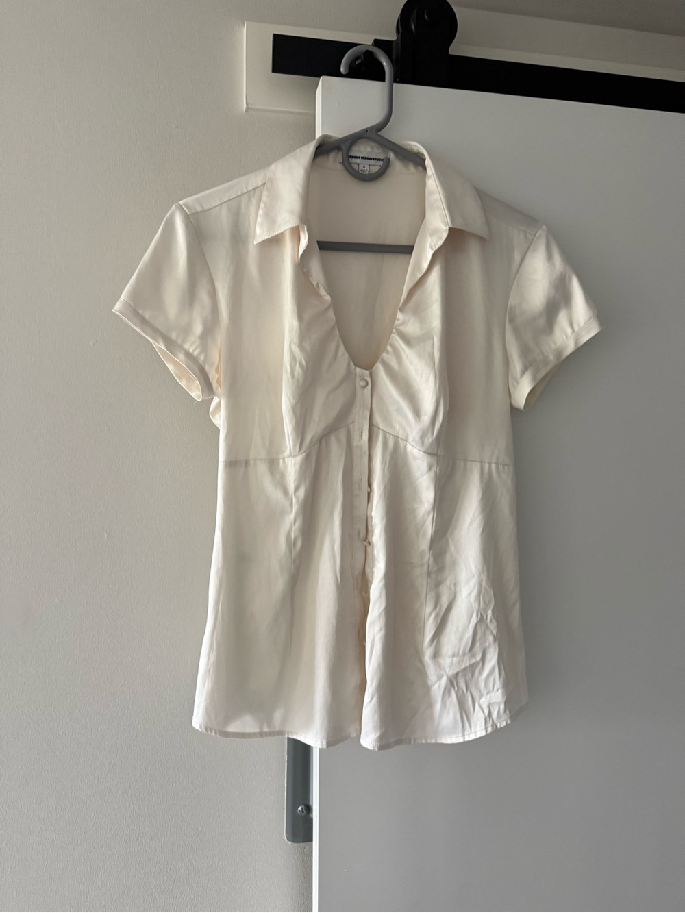 Express Cream Short-Sleeve Button Front Blouse